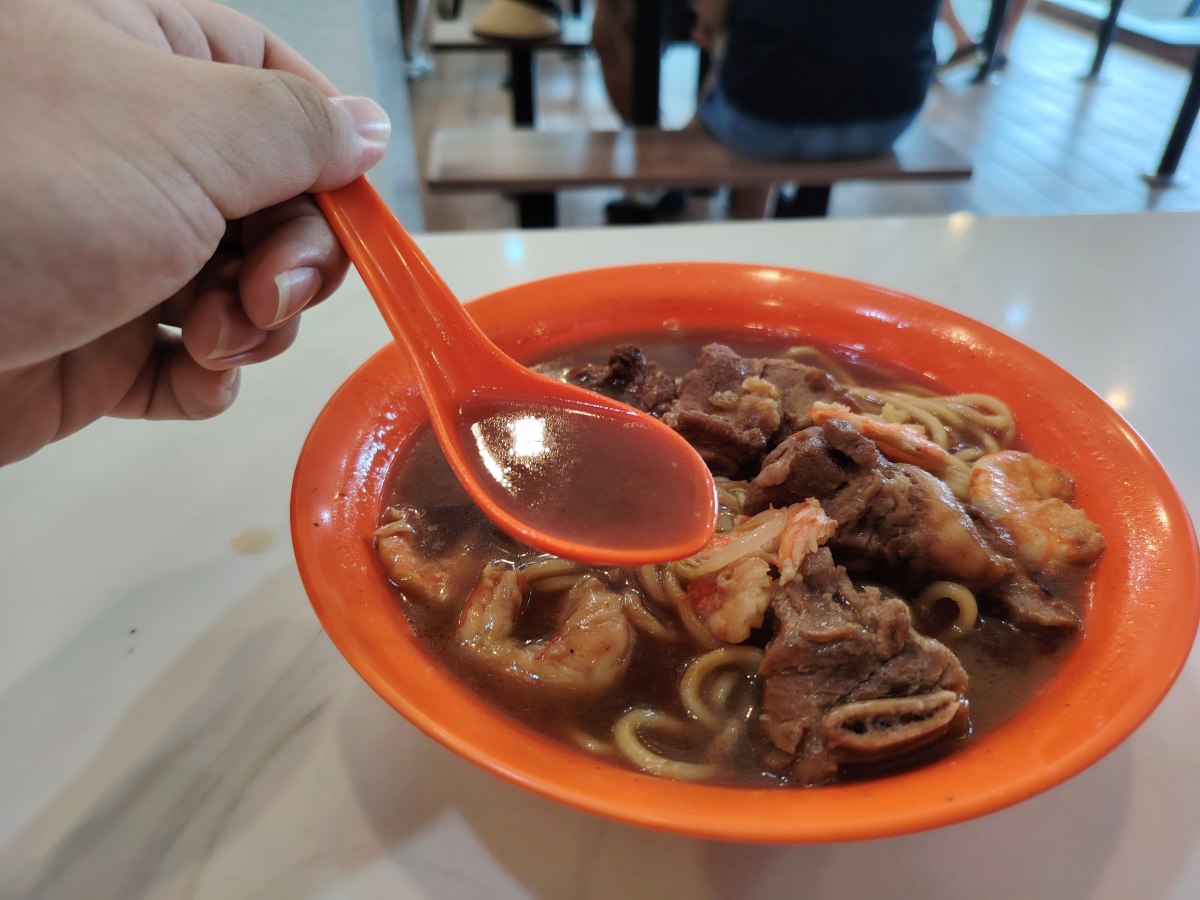 Middle Road Pork Ribs Prawn Mee - Pork rib prawn mee with spoonful of soup
