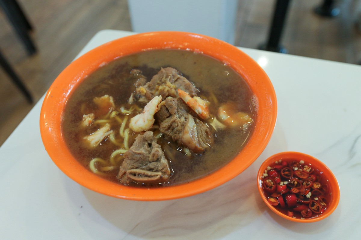 Middle Road Pork Ribs Prawn Mee - everything tried