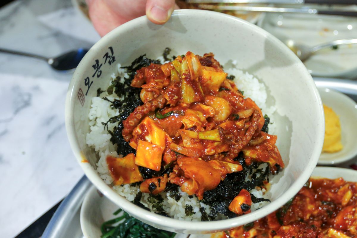 Obongzip opening - rice balls with octopus Obongzip opening - rice balls with octopus