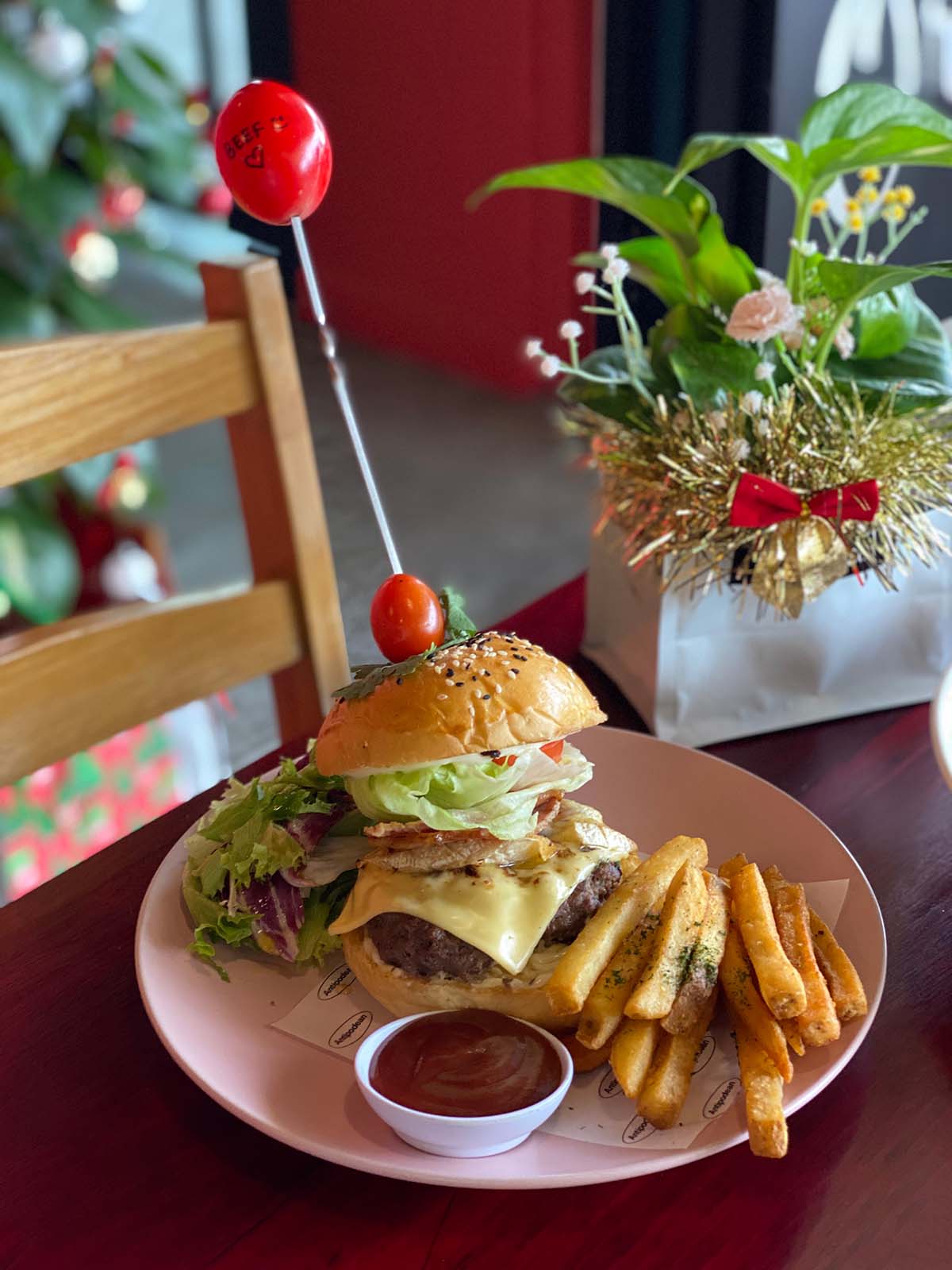 Antipodean Cafe - Mike Moores beef burger