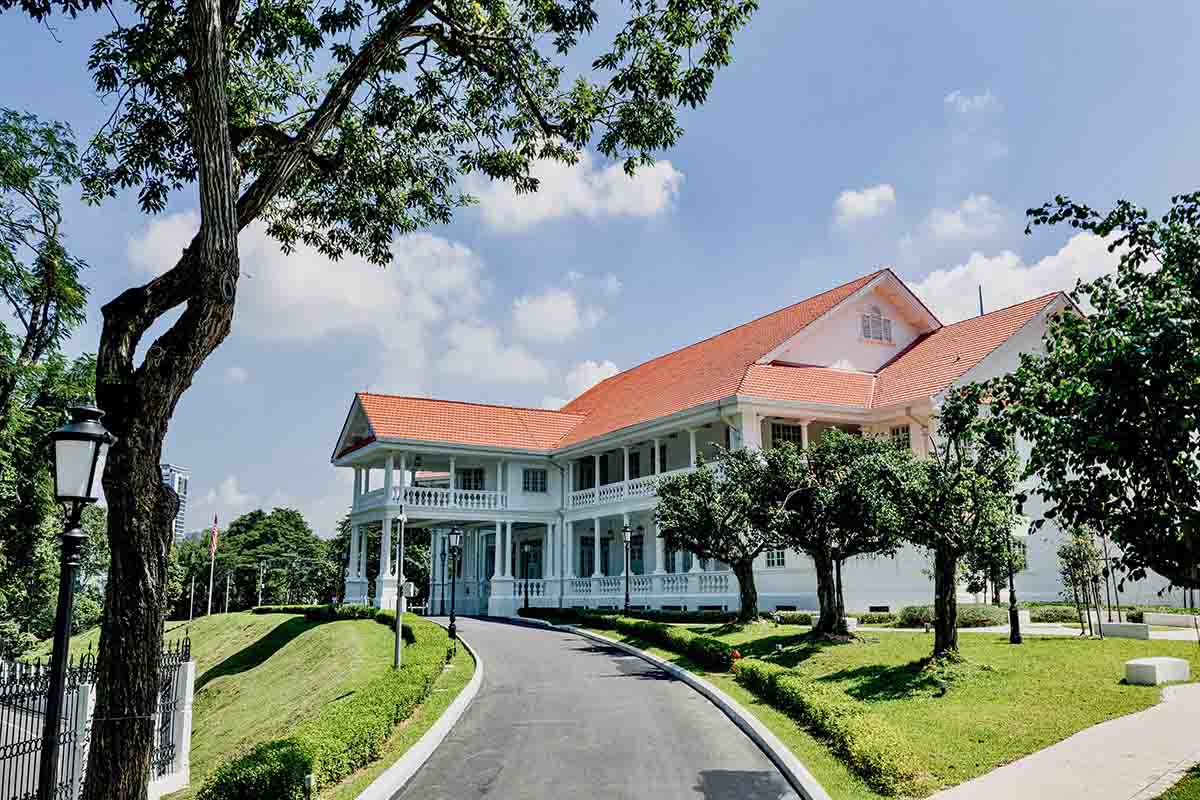 Seri Negara - Side view