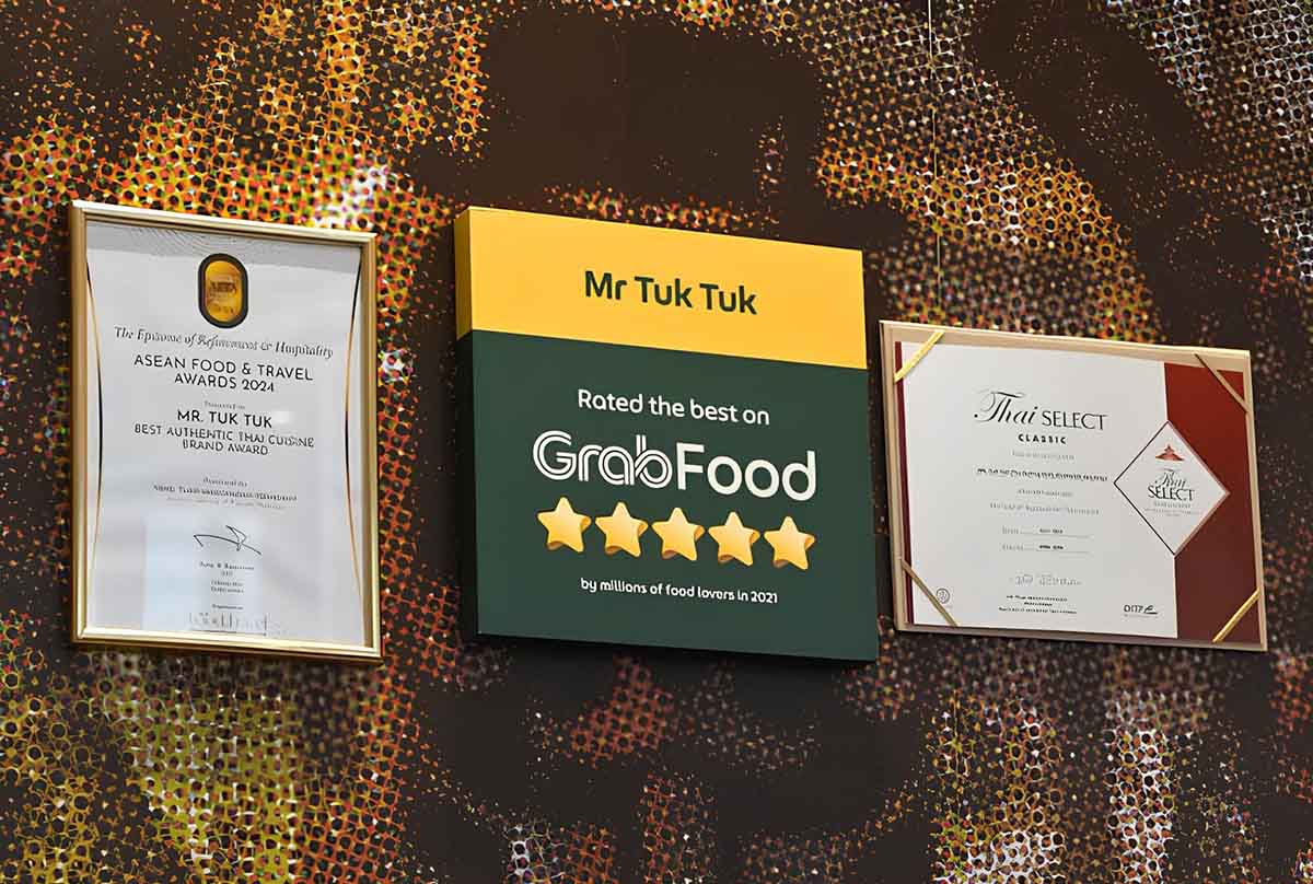 Mr. Tuk Tuk - GrabFood & SELECT Awards