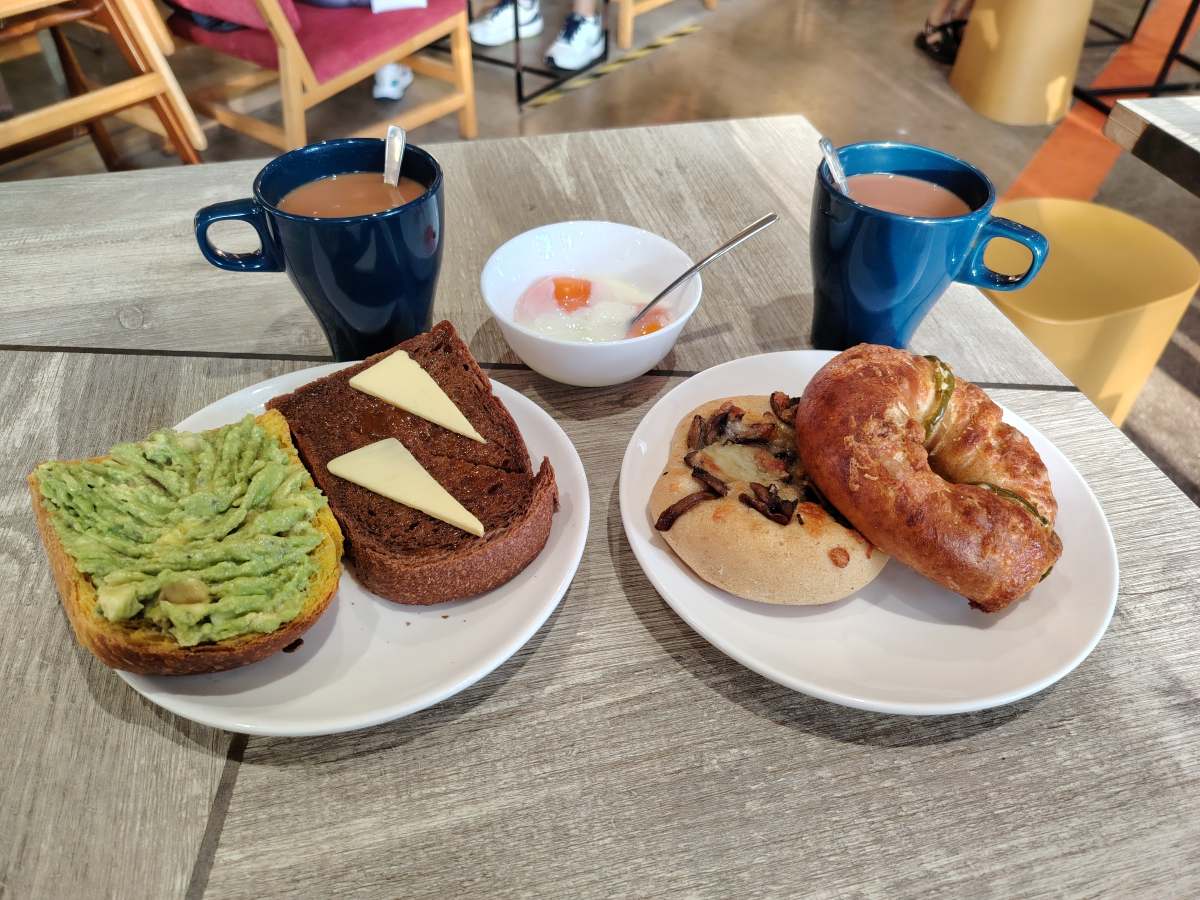 Best Yishun Food Spots - toast and drinks