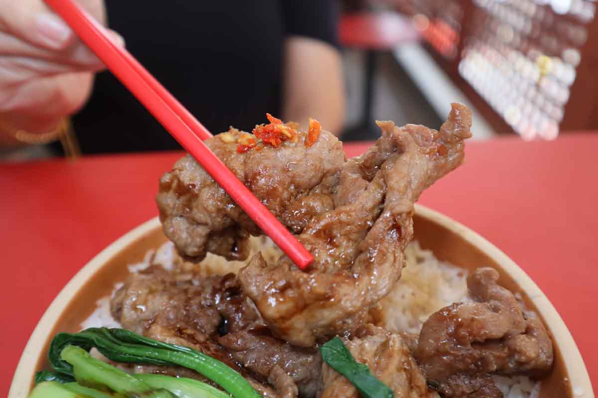 canton steamed rice - beef closeup