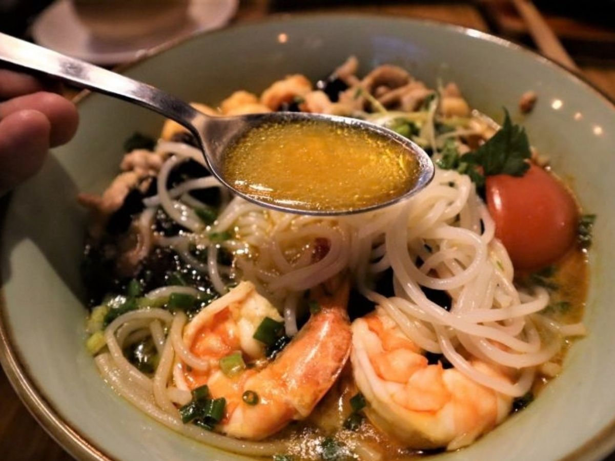 Le Cafe Vie5 - HP prawn noodle broth