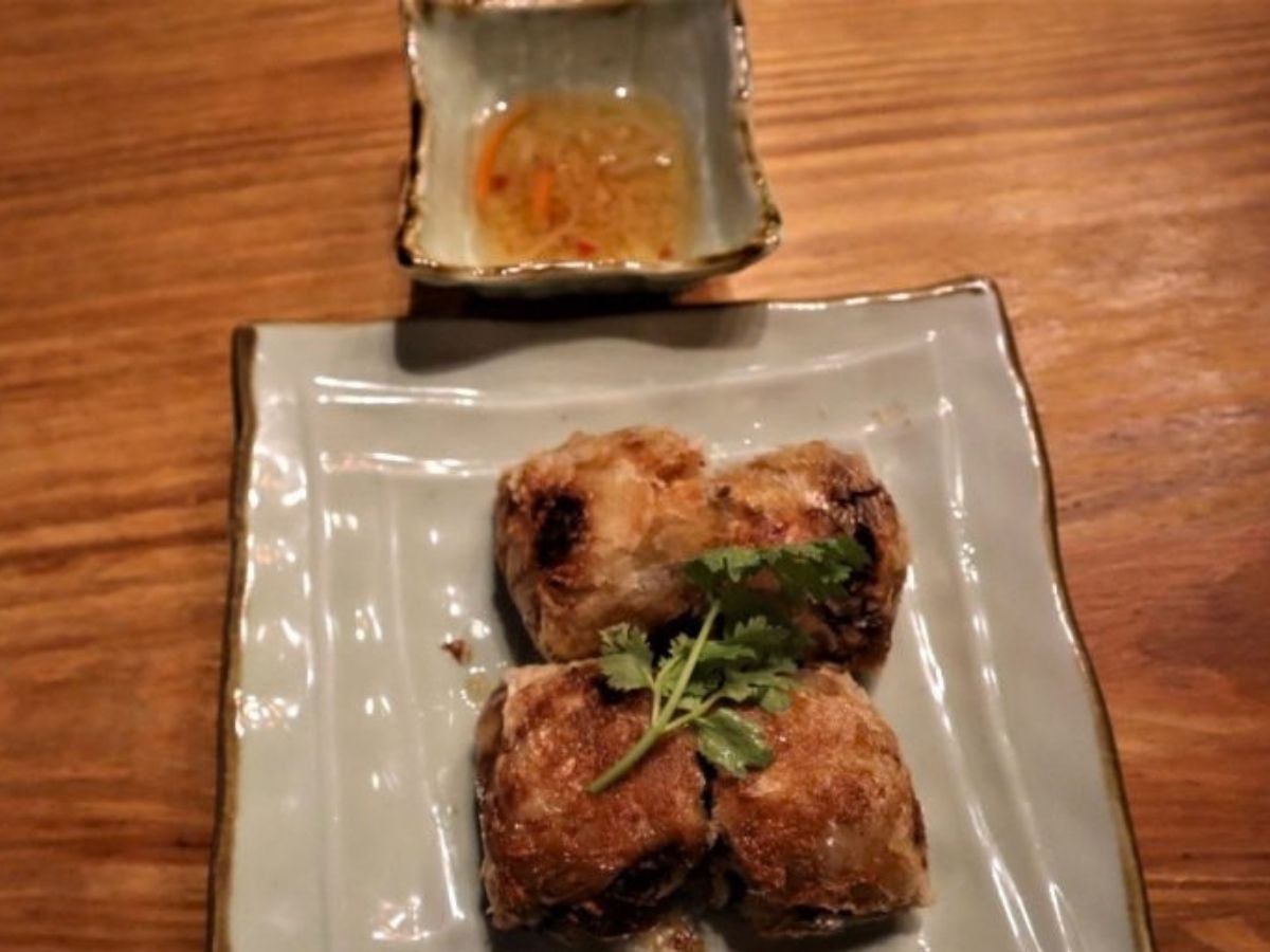 Le Cafe Vie5 - house special crab rolls