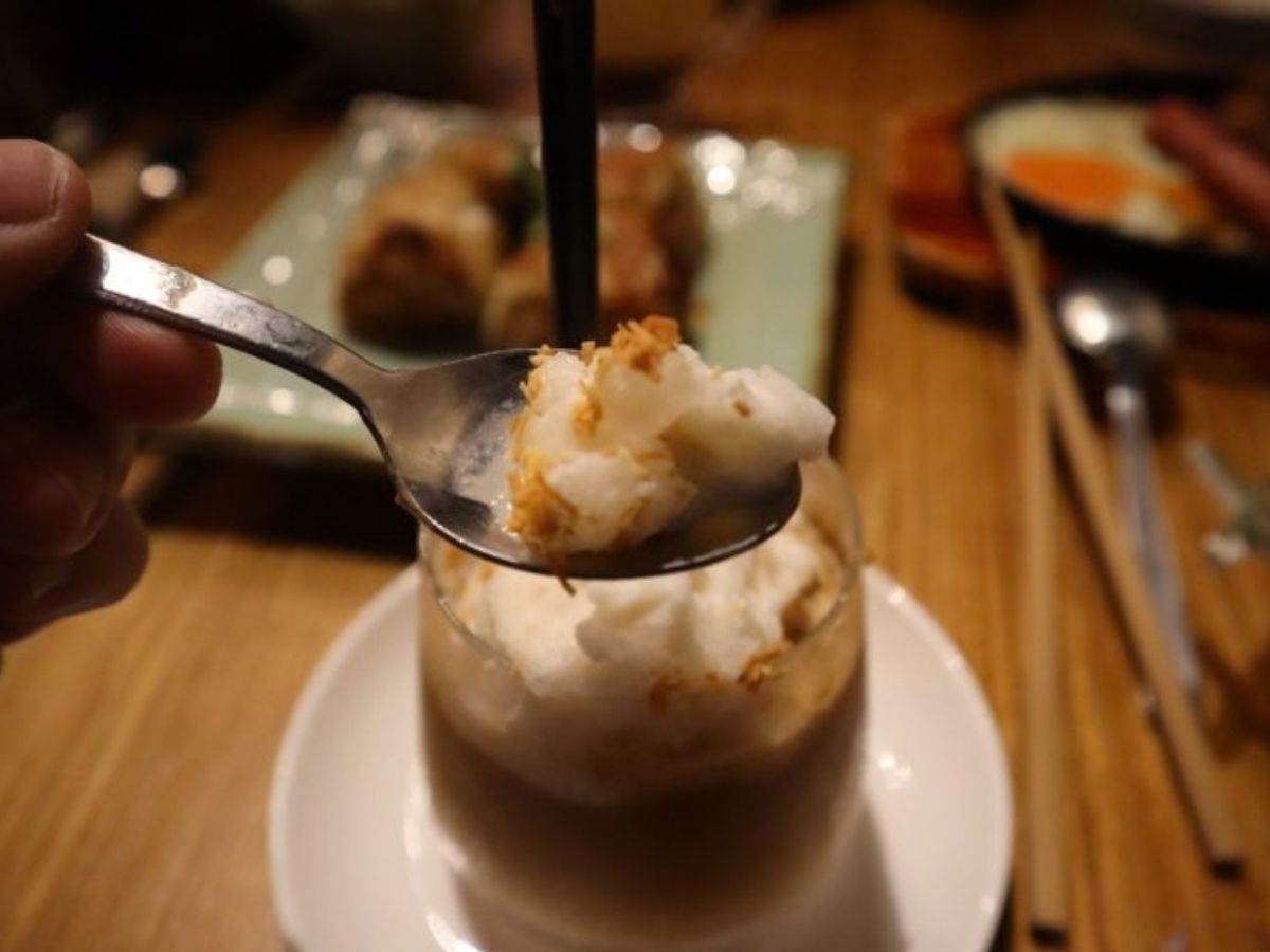 Le Cafe Vie5 - coconut flakes