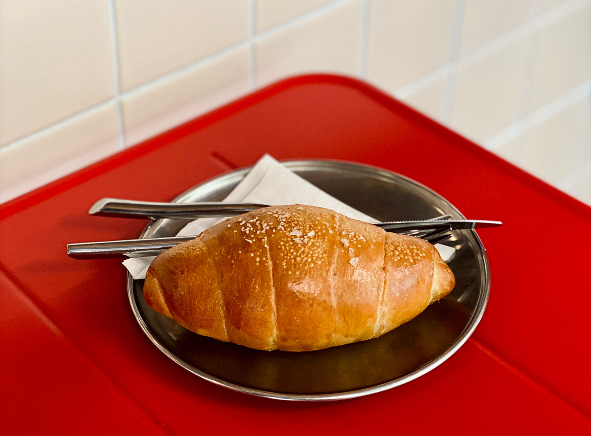 Universal Bakehouse - Shio pan