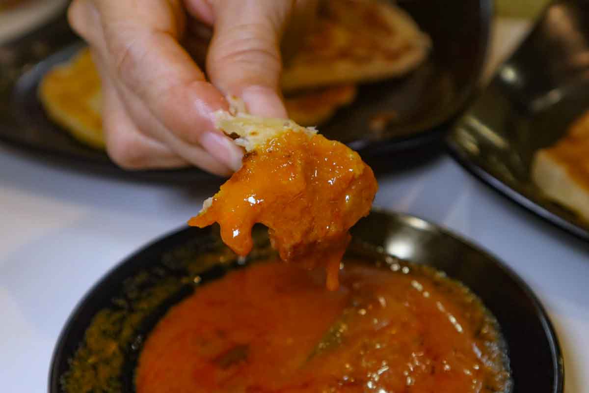 best-rated prata - prata dunk in curry