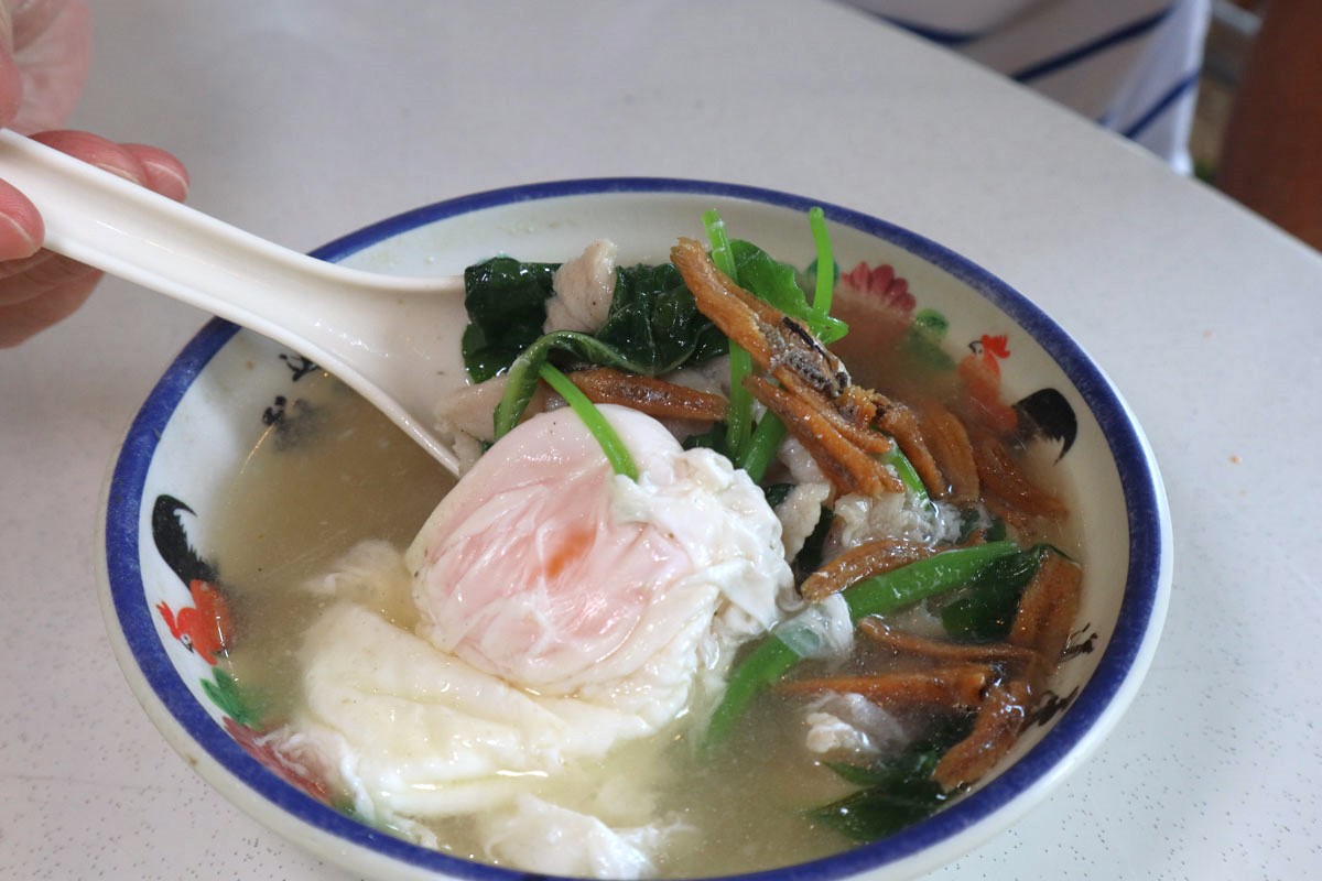 lao wang ban mian - soup broth