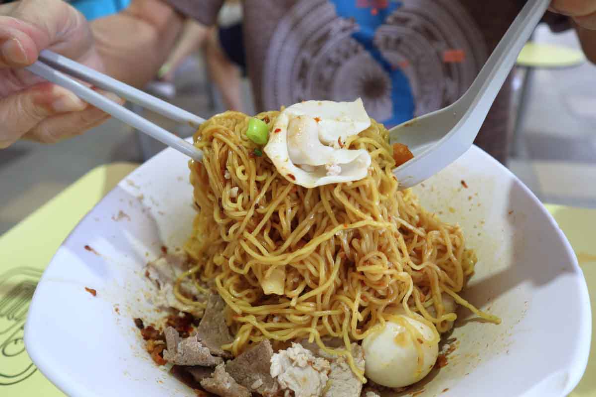 chong boon BCM showdown - yong xin noodles