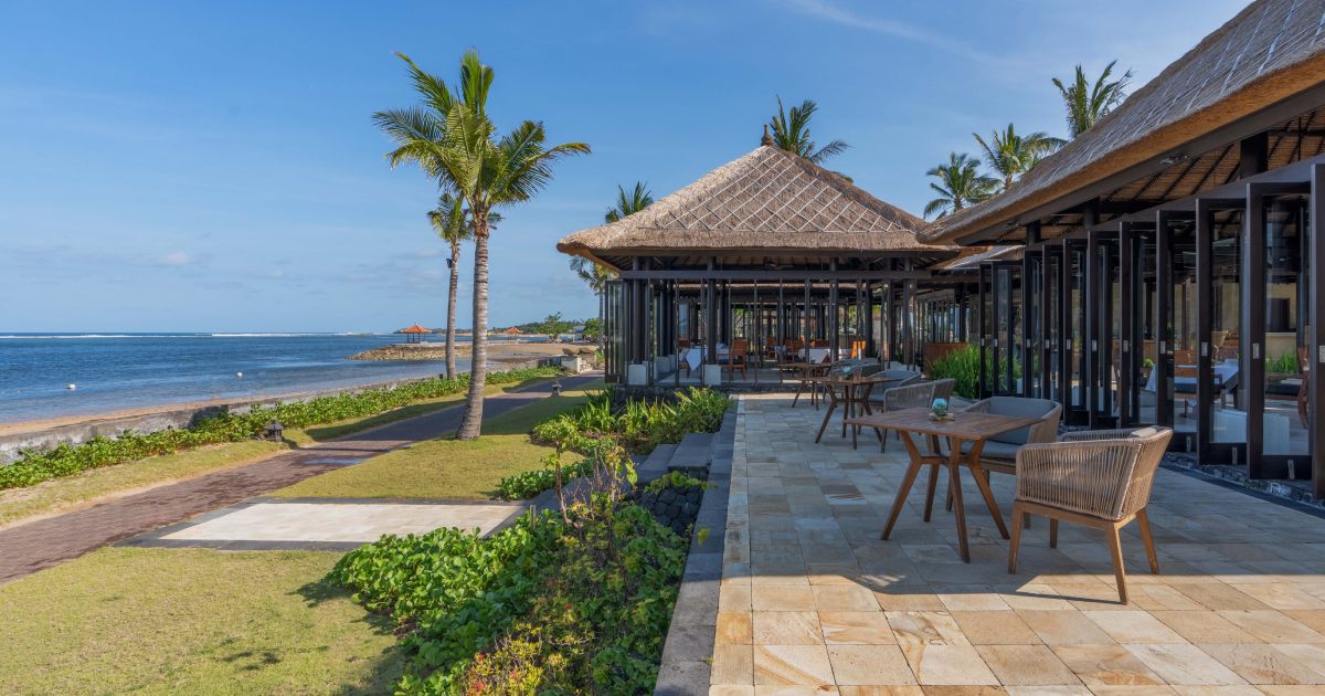 conrad - beachfront dining