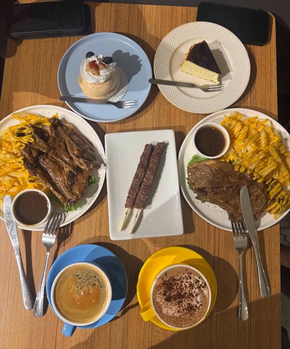 Hanya Satu Cafe - Food & drinks