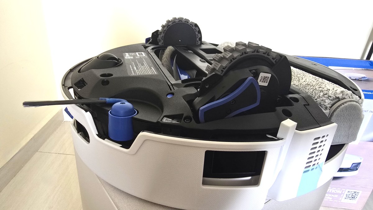 ECOVACS DEEBOT T90 review - wheel climbing mechanism