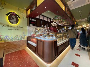 Mary Grace new international outlet - Interior