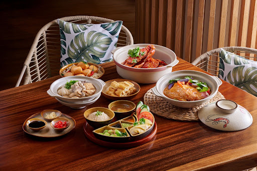 buffets - dishes on a table