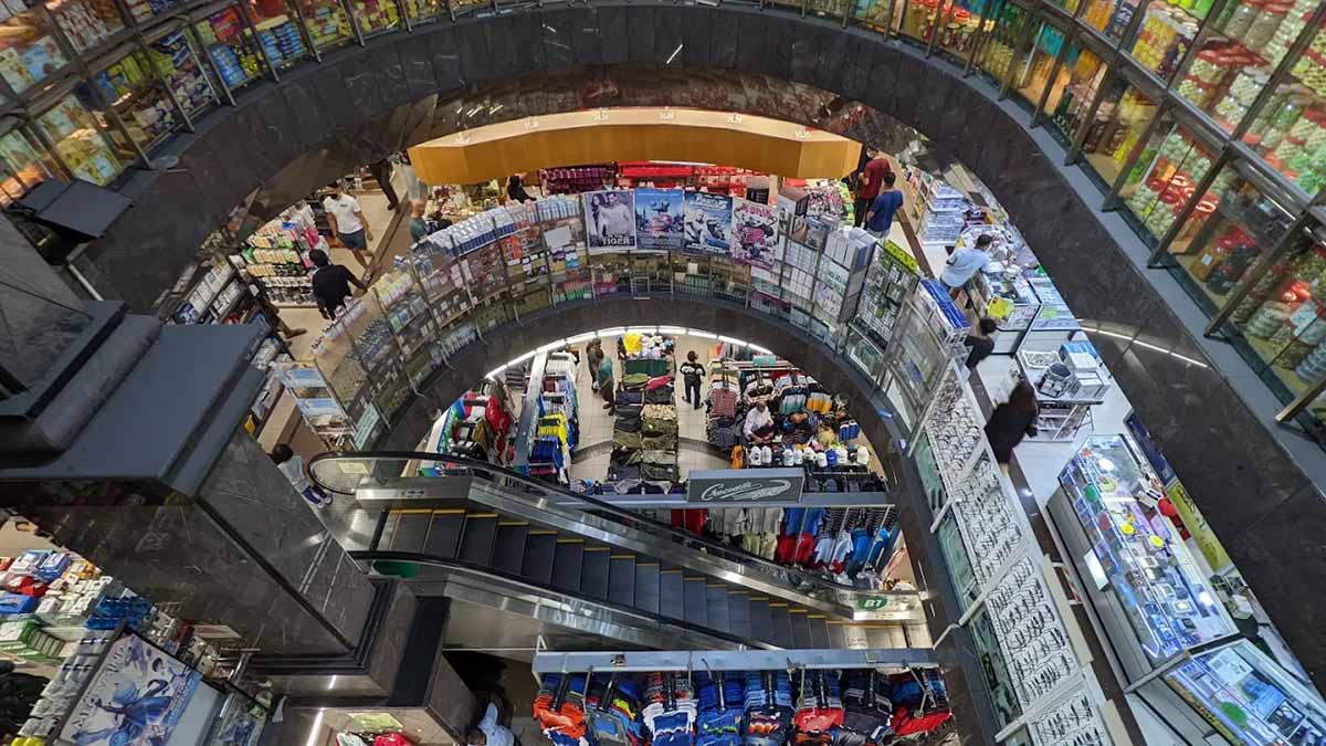 Mustafa Centre - SG's multi-floor outlet