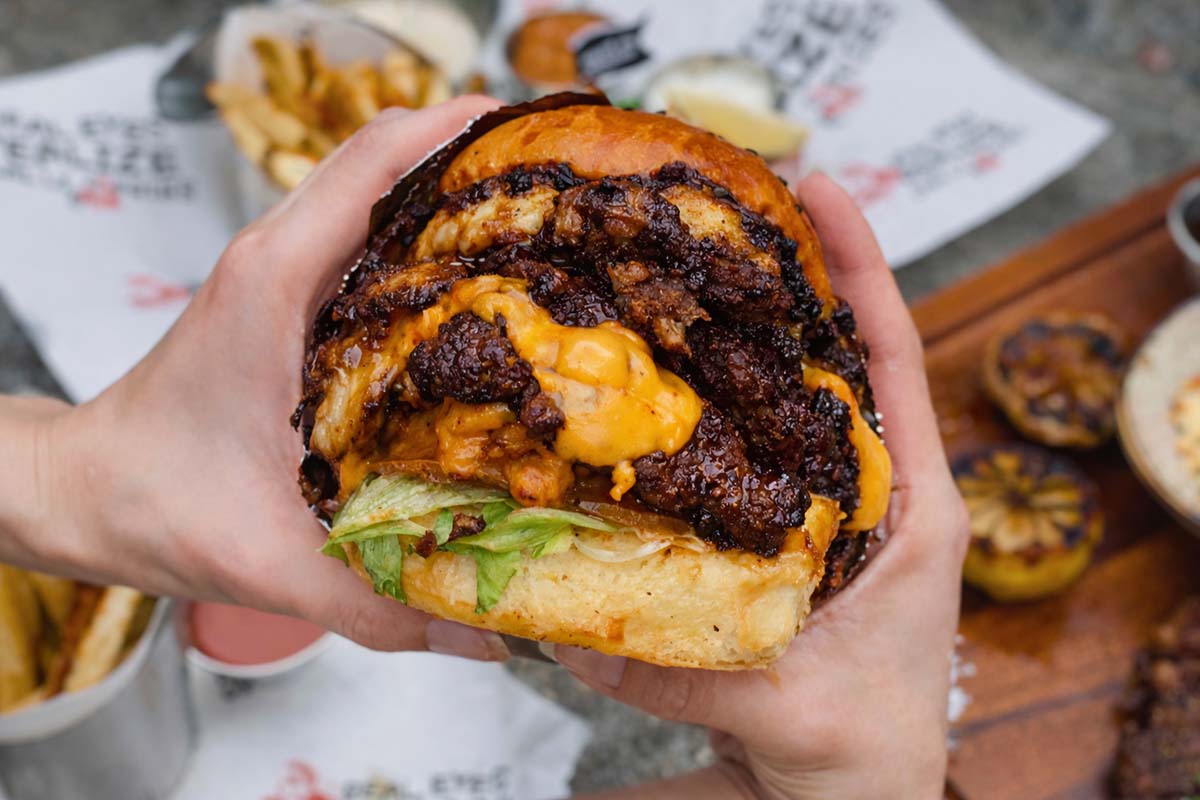 Made on Monday HQ - Cheesy beef burger