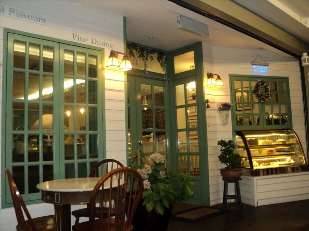 Little White Cafe - Storefront