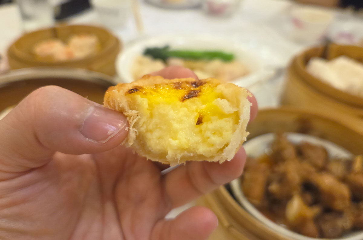 luk yu tea house - egg tart inside