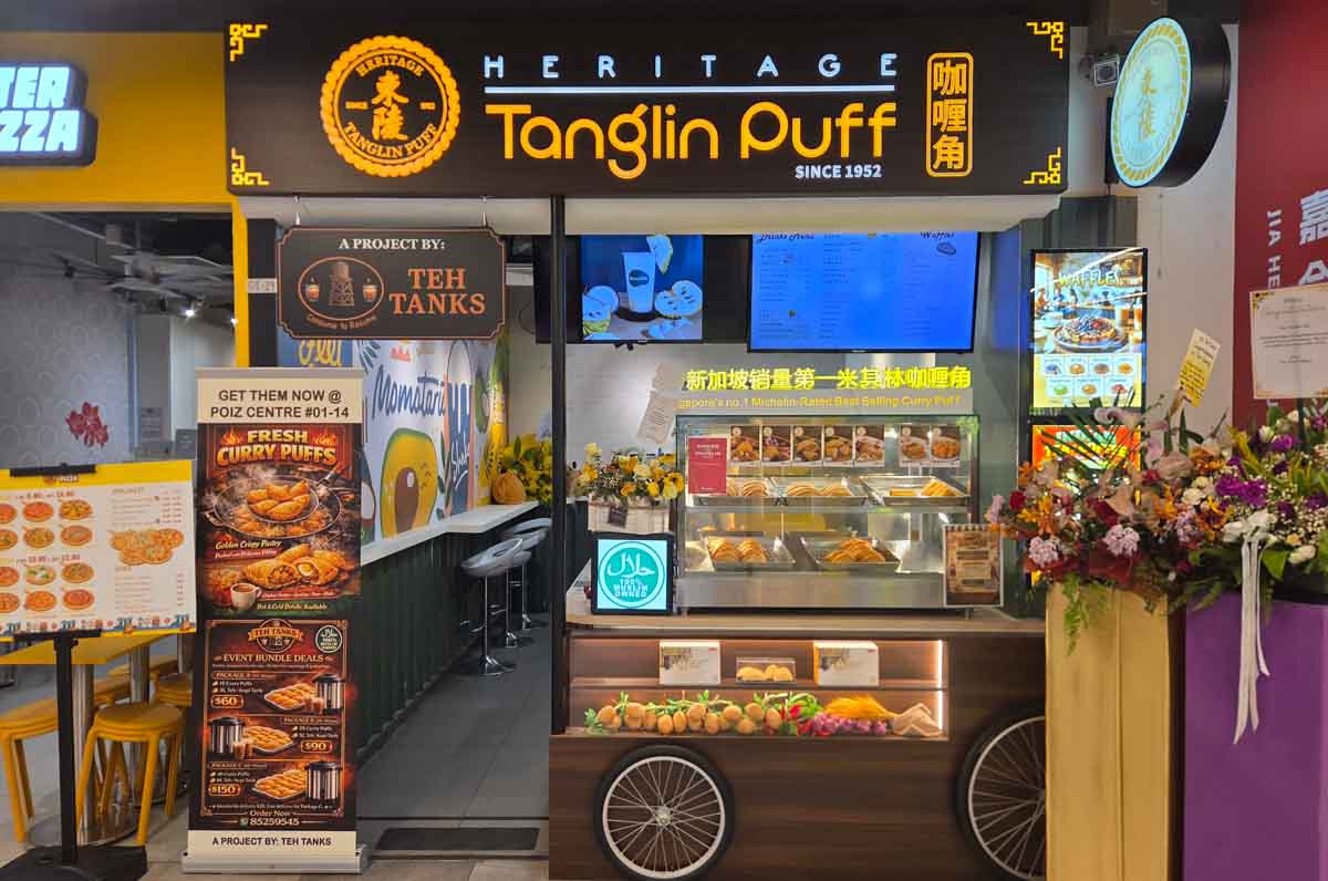 best-rated curry puffs - stall front