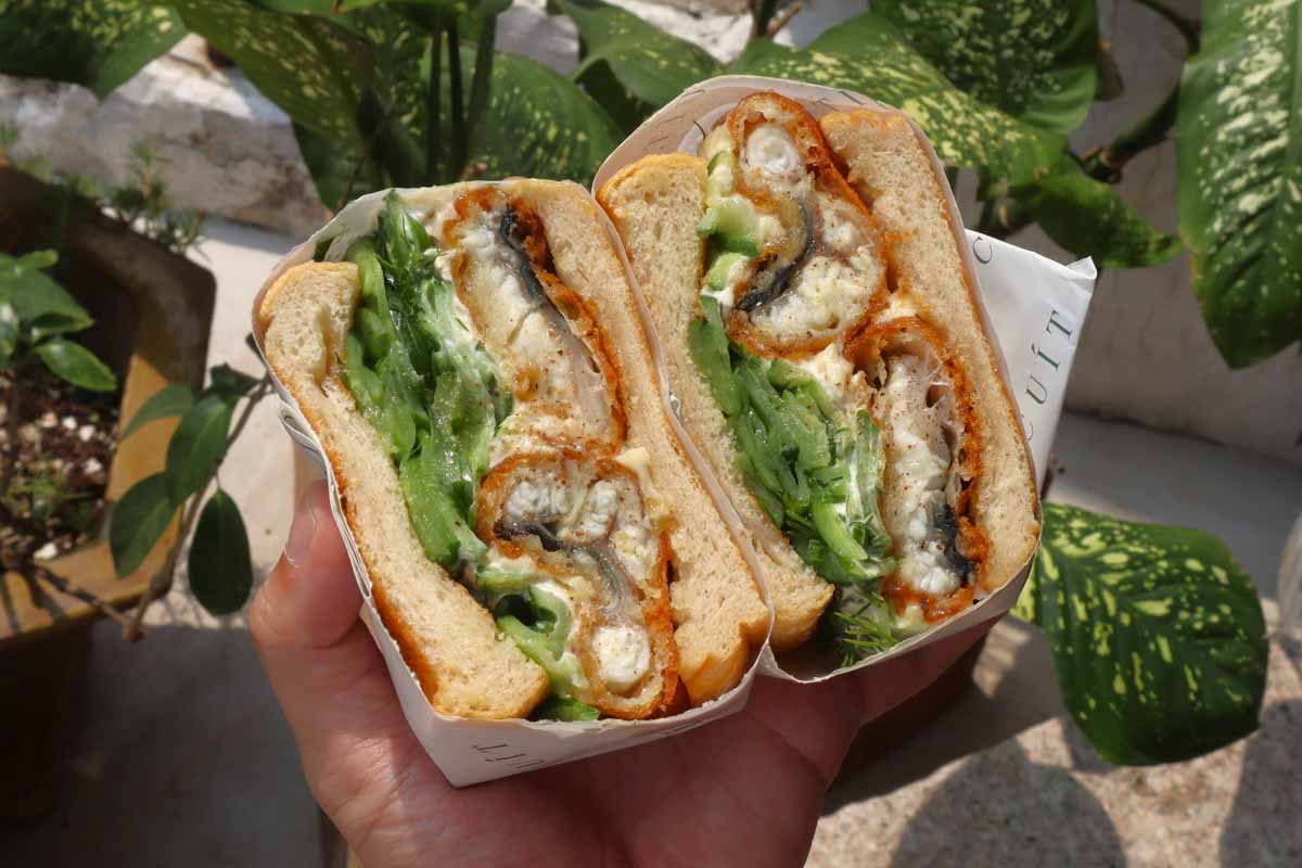 Sai Kung - market fish sando