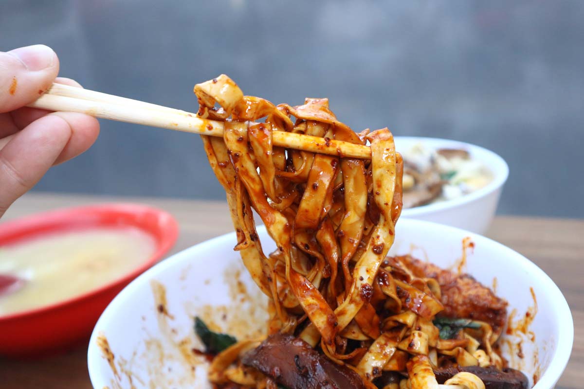 mixed spicy ban mian closeup