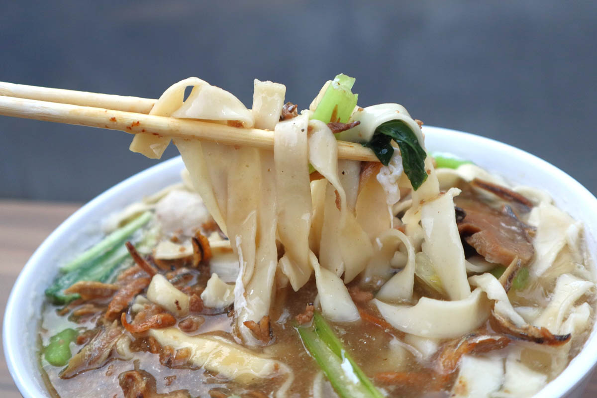 chomp chomp new entrants - soup ban mian closeup