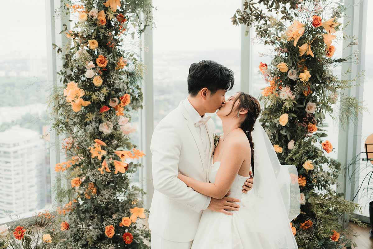 manna pot - wedding couple