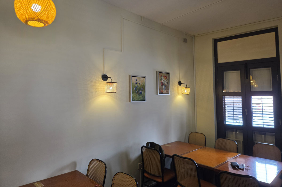 sederhana - air conditioned seating area