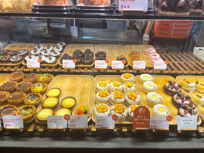 Lau Pa Sat - butter & cream doffins