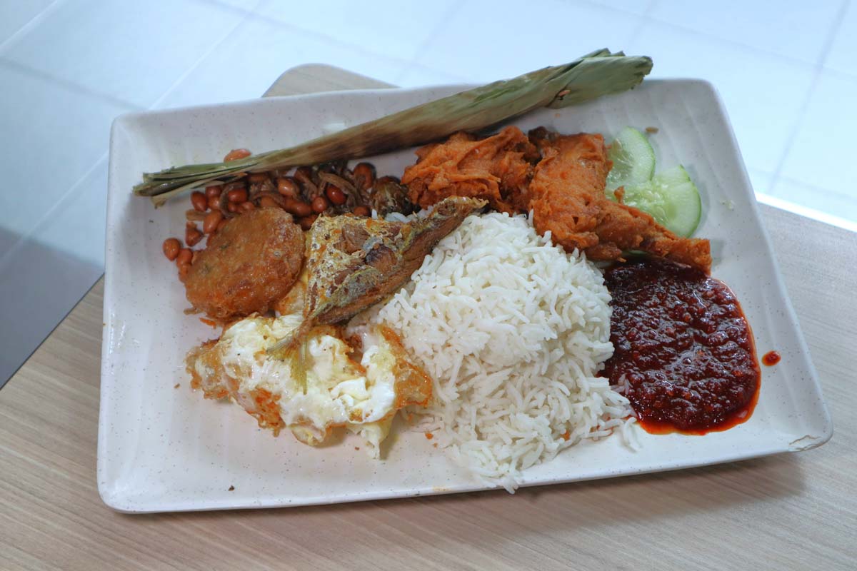 new vs old nasi lemak - selera rasa royal rumble