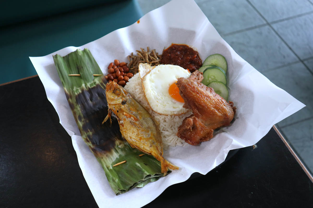 new vs old nasi lemak - So Lemak set