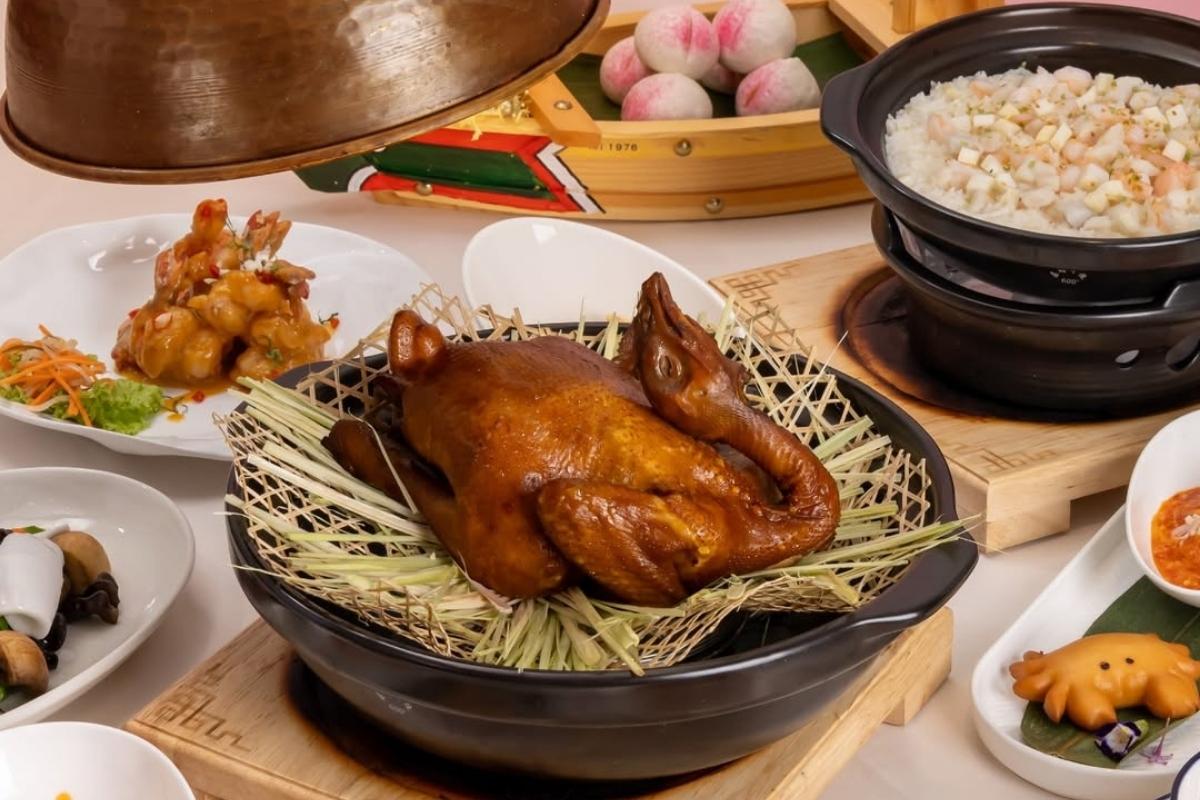 best dining spots in Singapore to pamper dad like a king - Red House Seafood