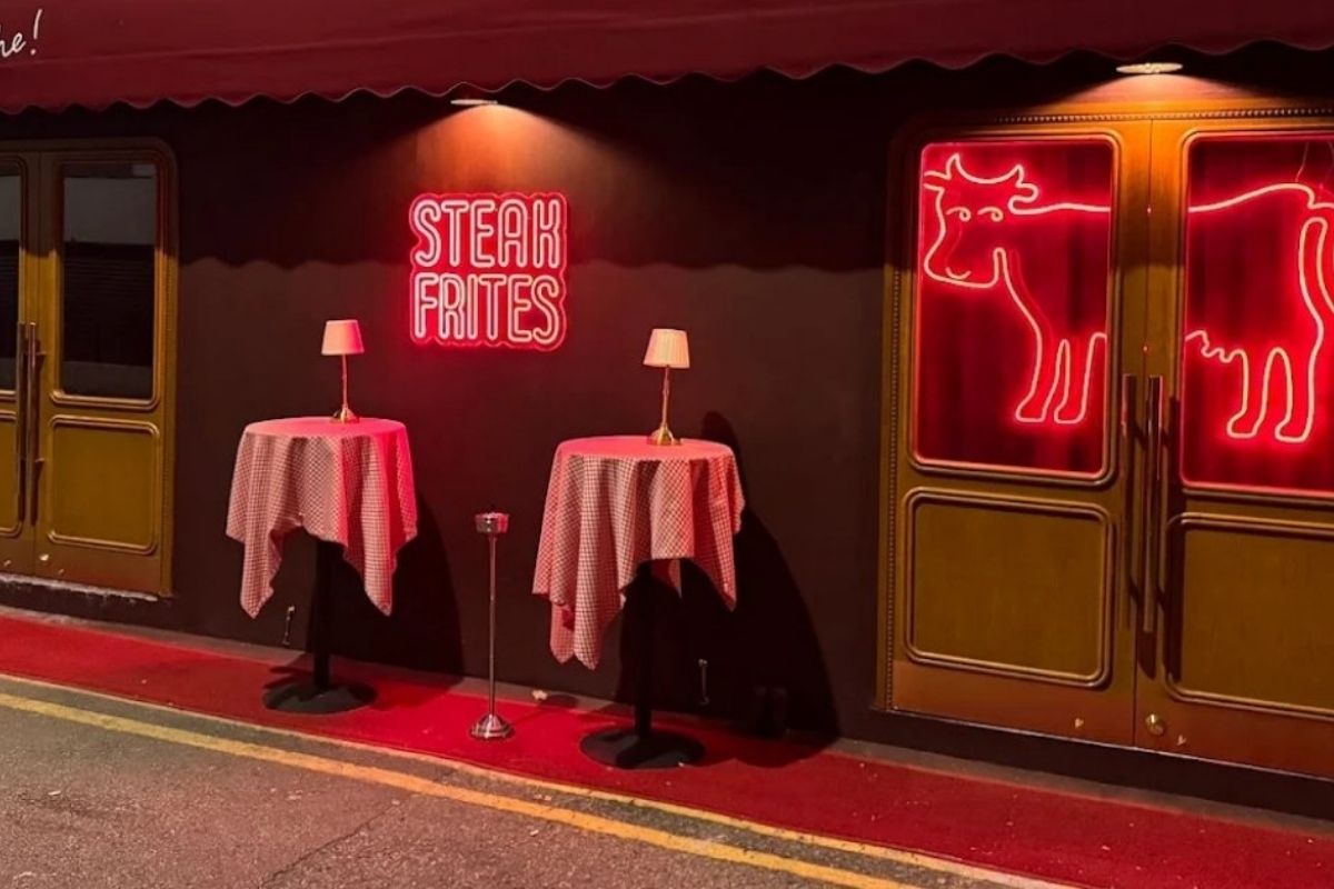 best steaks singapore - la vache restaurant front