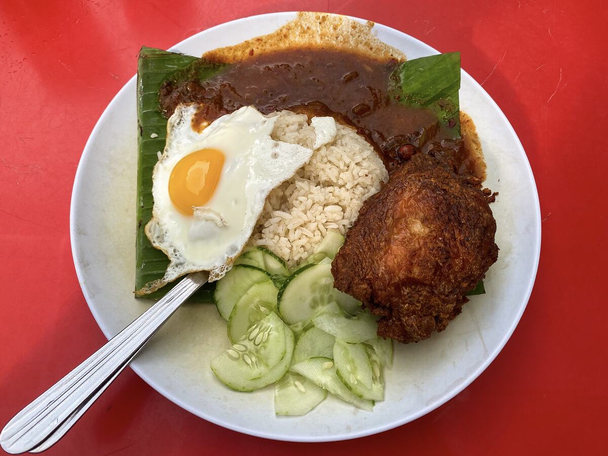 Nasi Lemak Bumbung - Nasi lemak ayam
