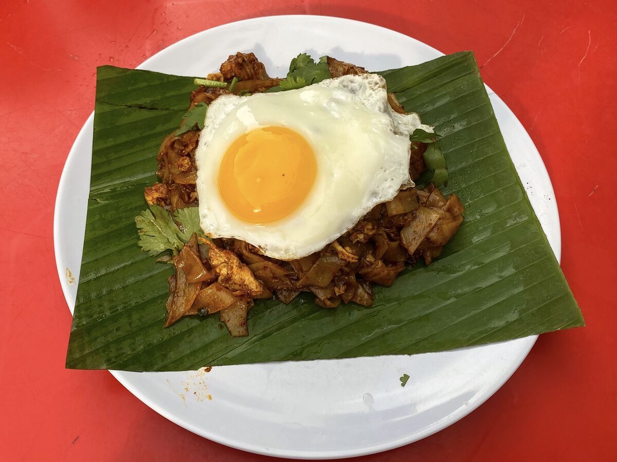 Nasi Lemak Bumbung - Kuey teow goreng