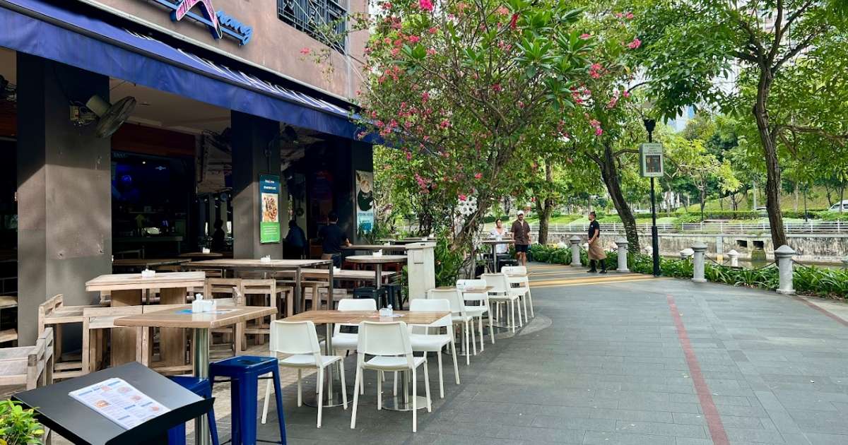 paid places to watch World Cup games - Boomarang Bistro & Bar 