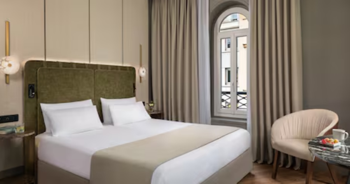 paris - hotel bedroom