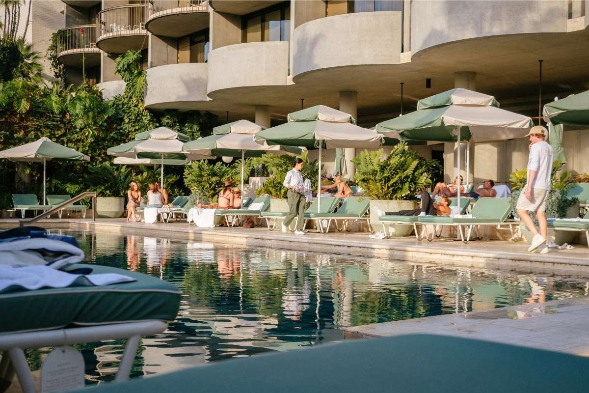 DBS/POSB & Expedia - image of a hotel with people