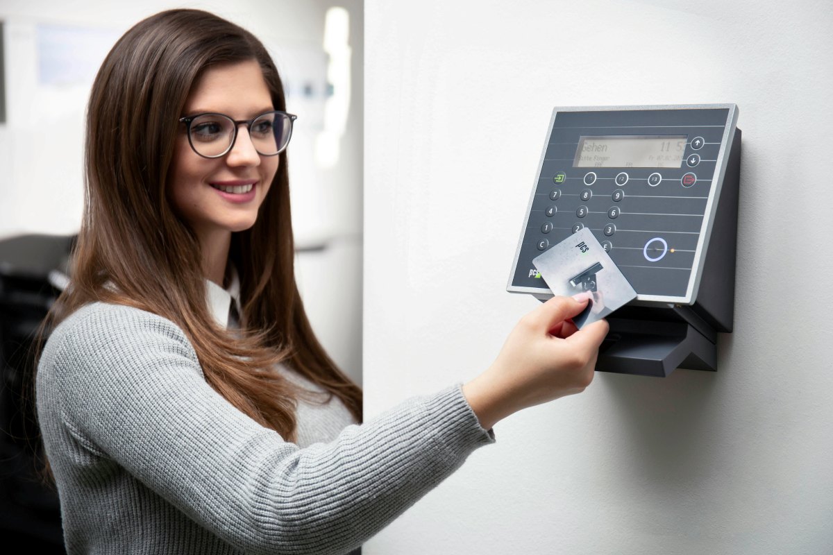 How to choose - digital door lock - RFID card