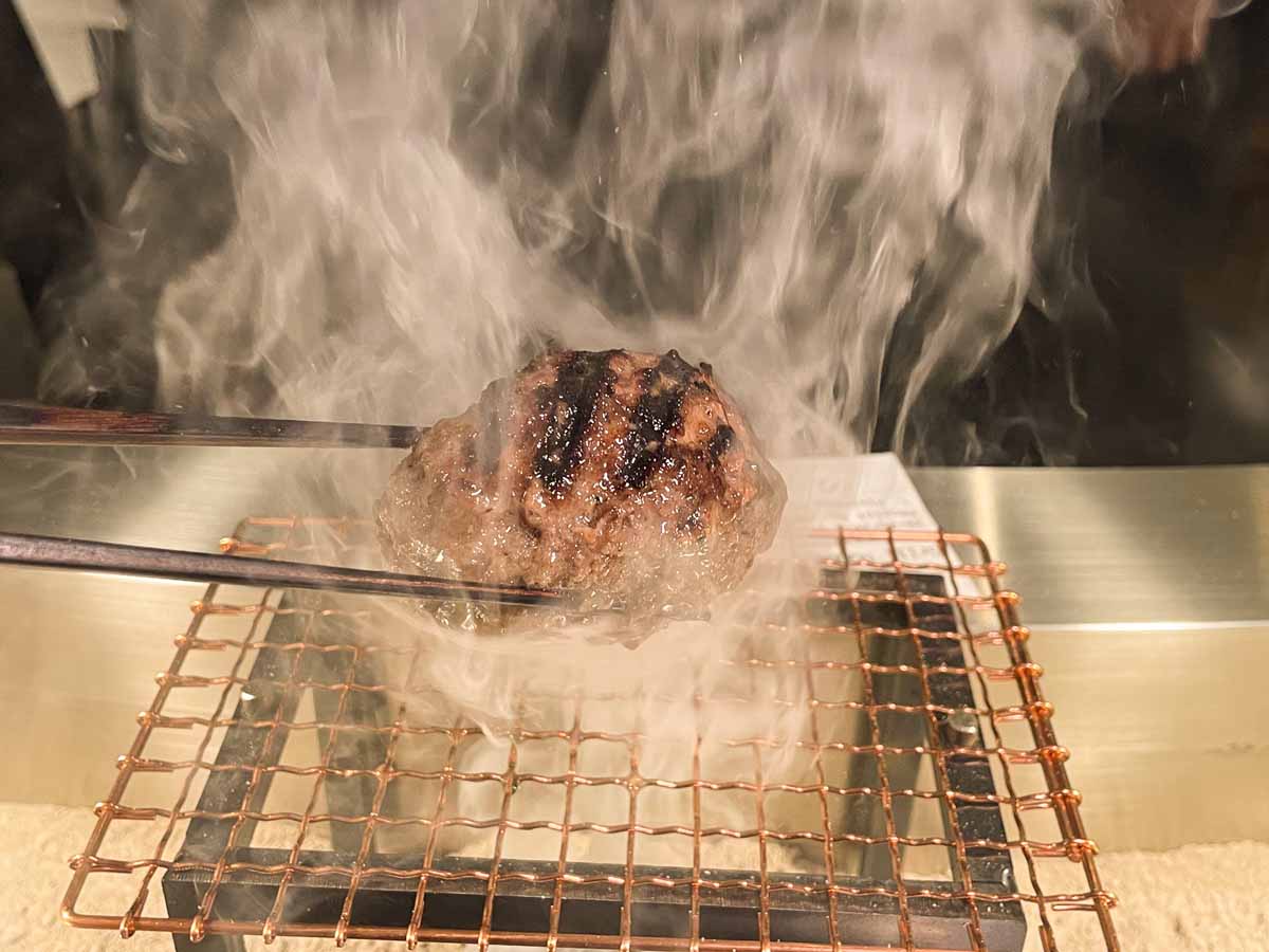 hikiniku to come - trial of smoke