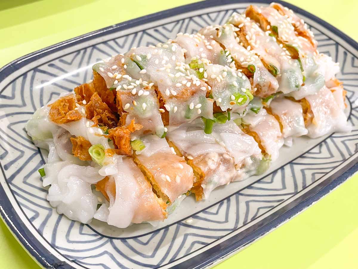 authentic hk food - xin kee hong kong cheong fun with youtiao