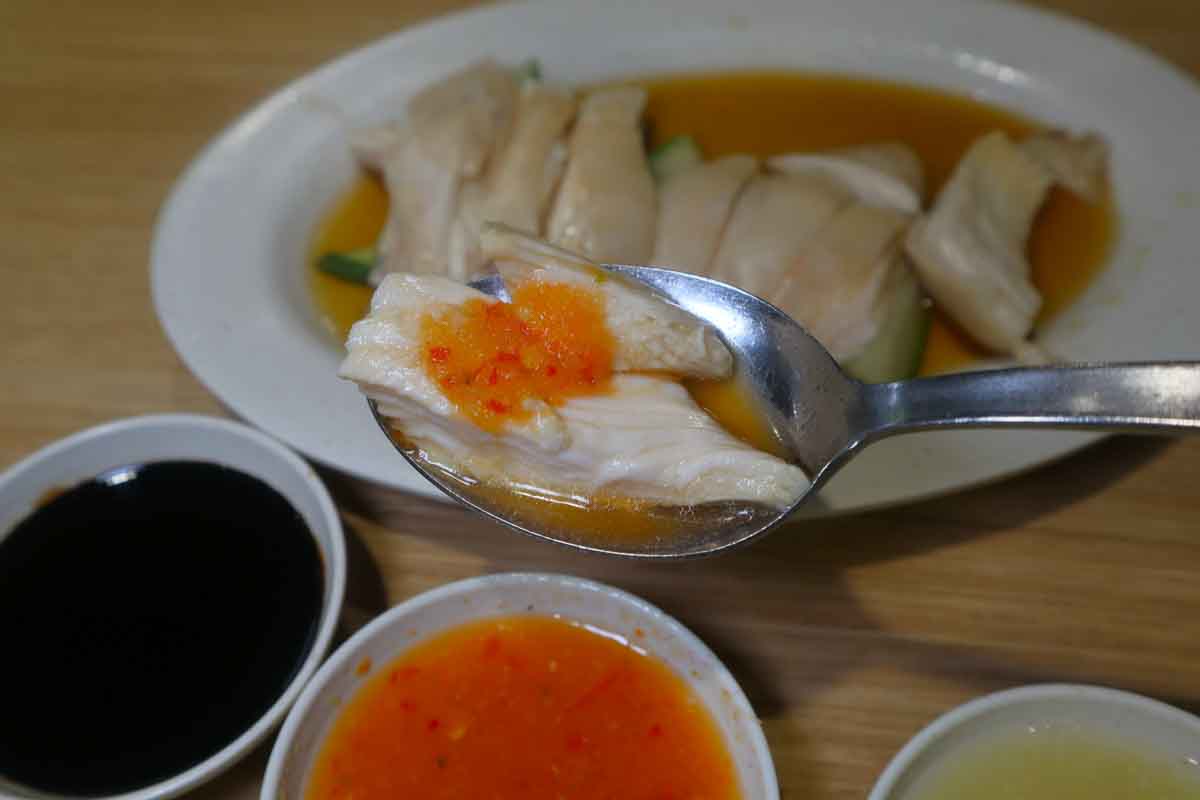 veteran vs new chicken rice - whampoa nan xiang chilli