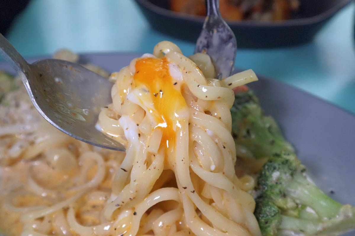 omu place - udon closeup