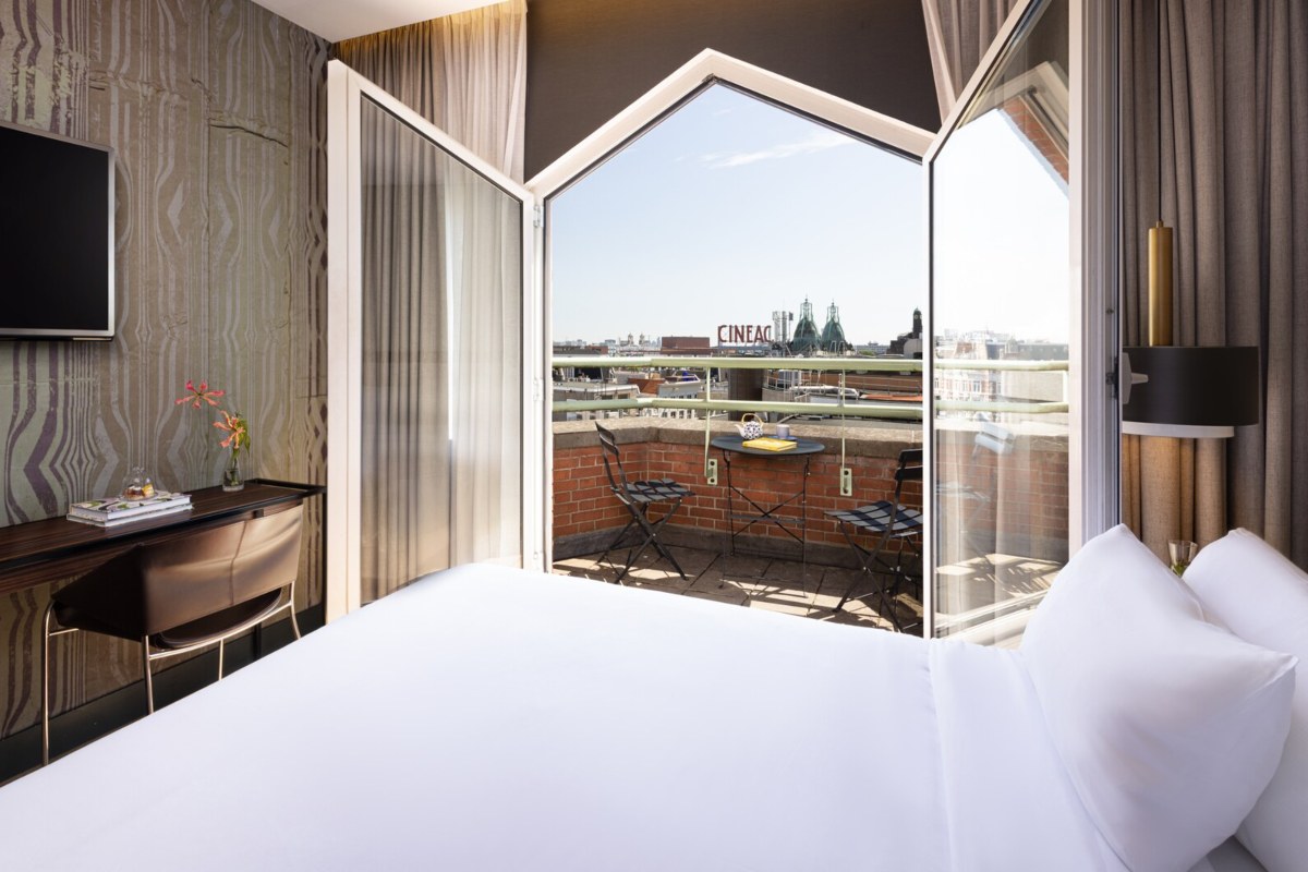 amsterdam - hotel room
