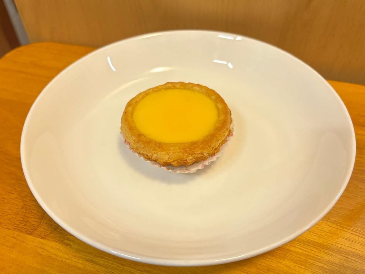 authentic hk food - leung sang hong kong pastries flaky egg tart