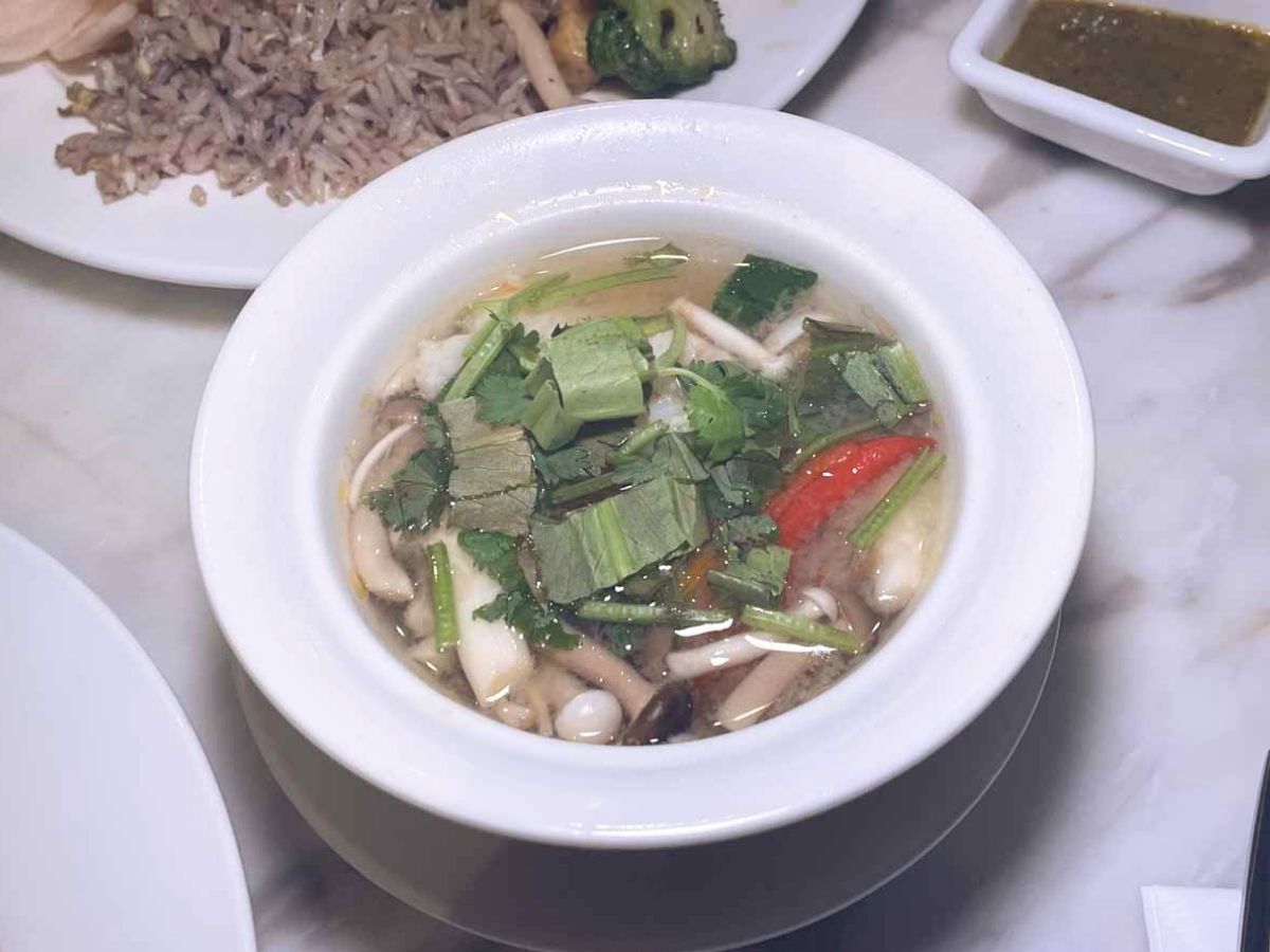 bangkok jam thai buffet - clear tom yum seafood soup