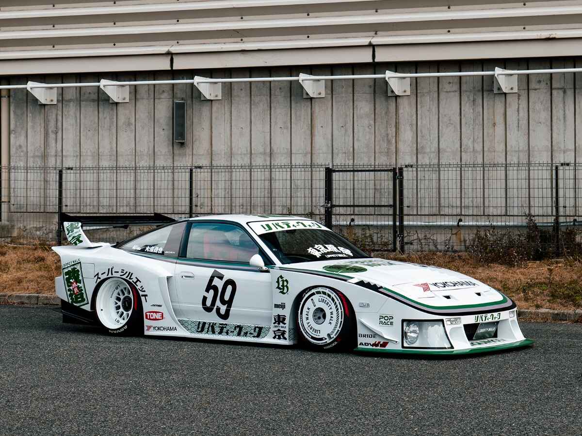 Liberty Walk - Nissan