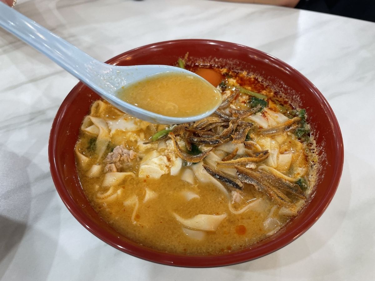 ministers and president favourite food - yong xing noodle house tom yum ban mian